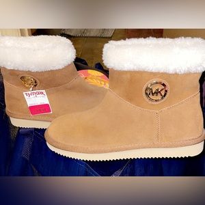 Brand new Michael Kors boots size 9
